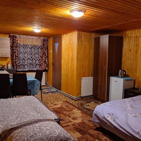 У Оксани Guest House Kvasy Exterior photo