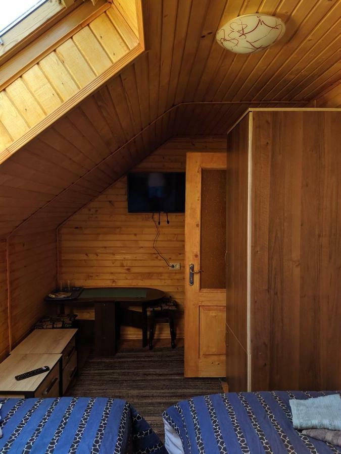 У Оксани Guest House Kvasy Exterior photo