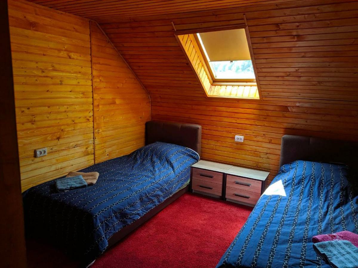 У Оксани Guest House Kvasy Exterior photo