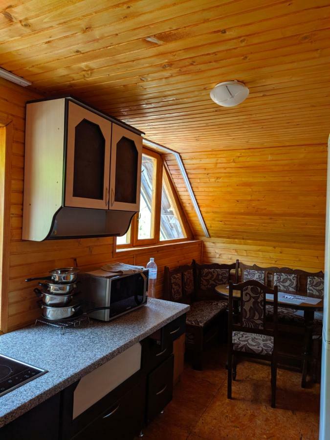 У Оксани Guest House Kvasy Exterior photo