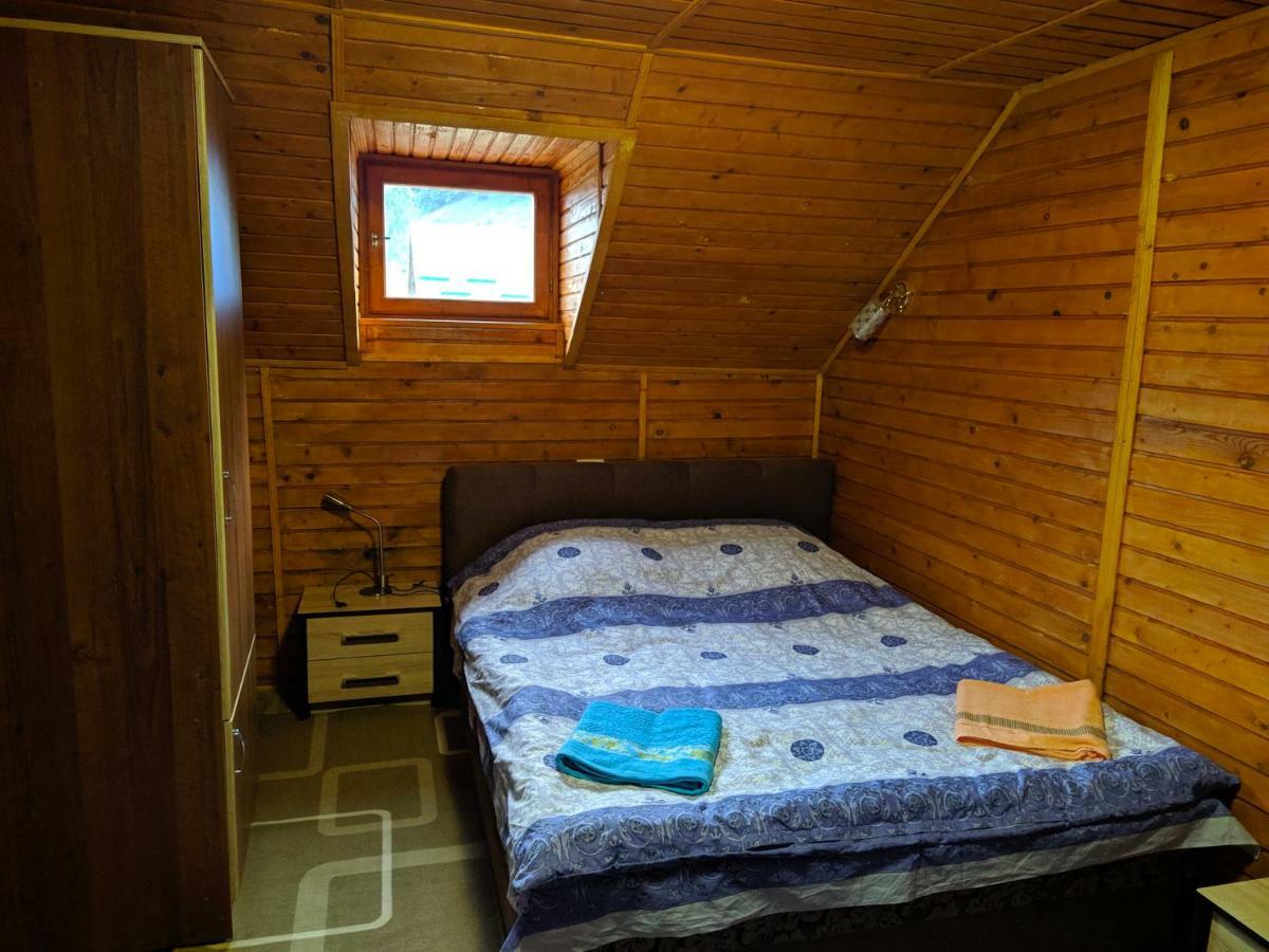 У Оксани Guest House Kvasy Exterior photo