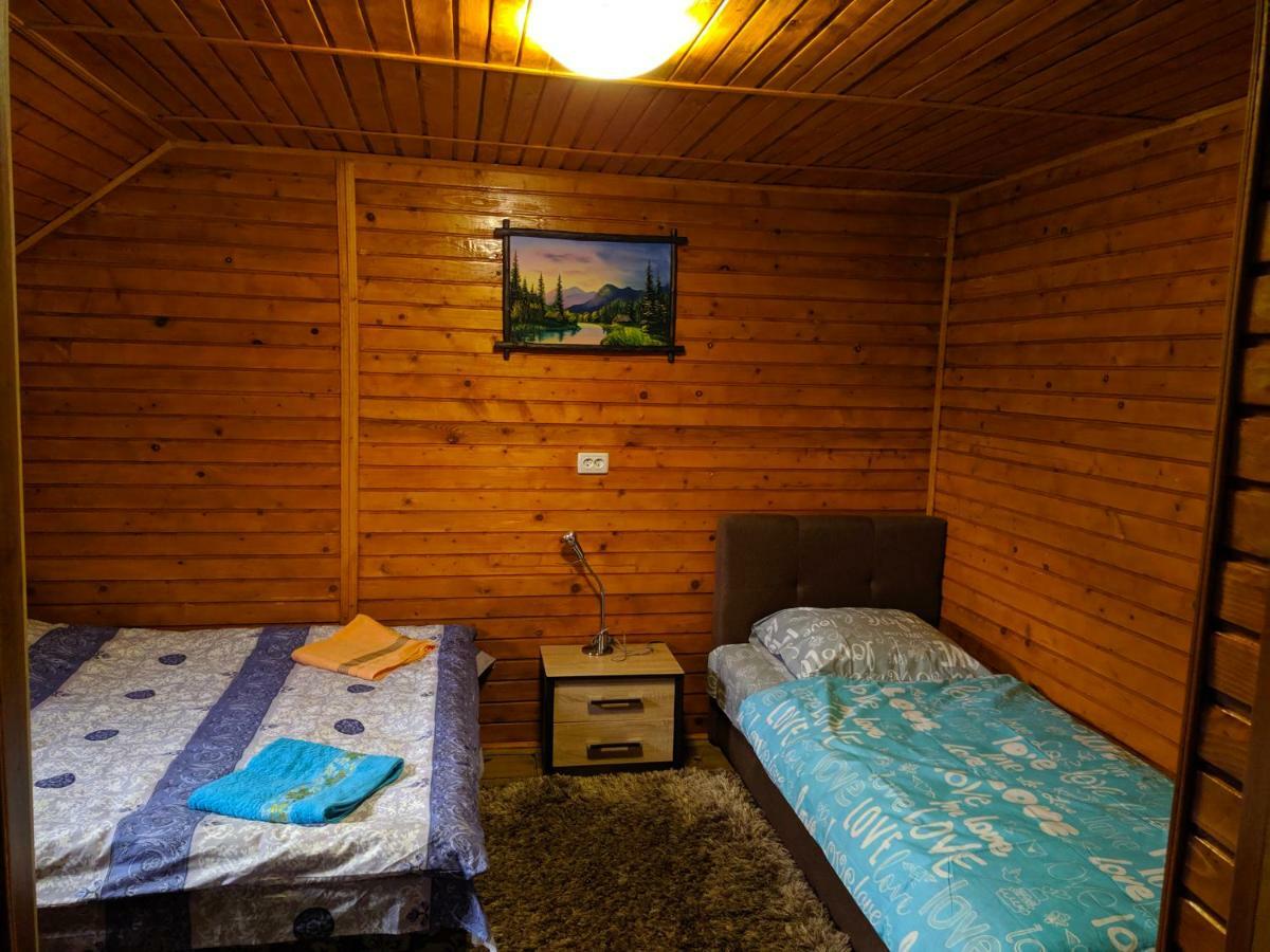 У Оксани Guest House Kvasy Exterior photo