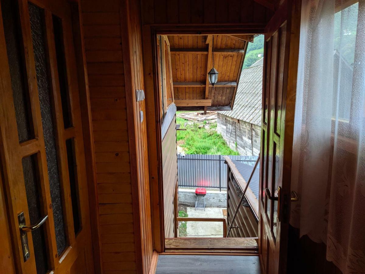 У Оксани Guest House Kvasy Exterior photo